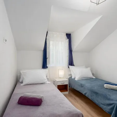 Hébergement de vacances Stunning In With Kitchen Povlja (Brac)